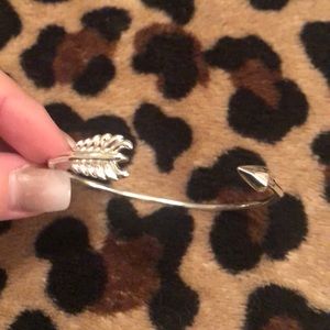 STELLA & DOT SILVER ARROW BRACELET.